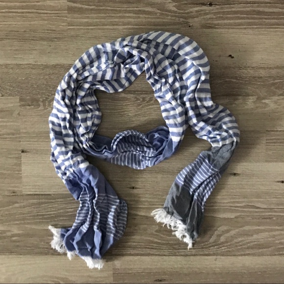 GAP Accessories - ✨ 2/$10, 3/$15, 4/$20 ✨ GAP Striped Scarf